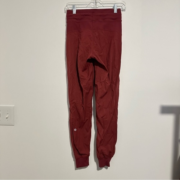 Lululemon dance studio joggers in Savannah burgundy - Picture 6 of 12